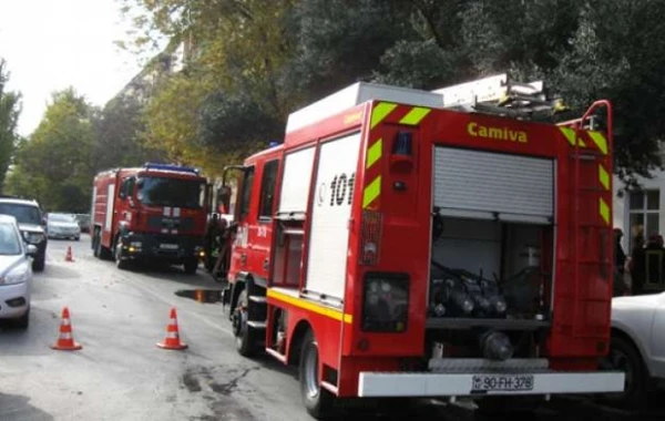 “Sovetski”də ikimərtəbəli binada yanğın baş verib