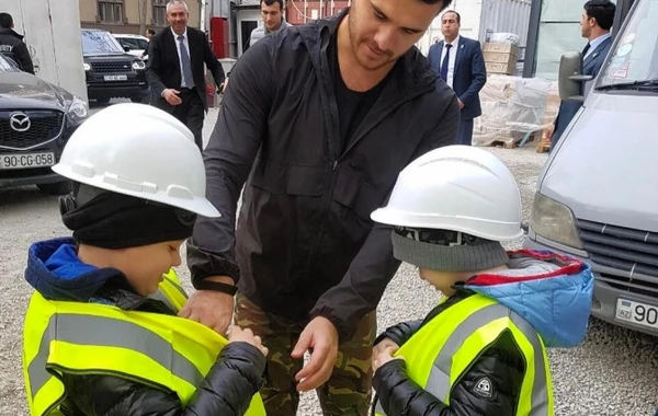 Emin Ağalarov övladları ilə bir arada (FOTO)