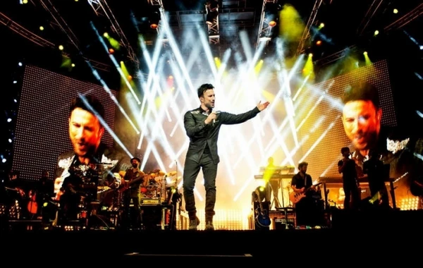 Tarkan “Formula 1”ə görə Bakıya gəlir - konsert verəcək