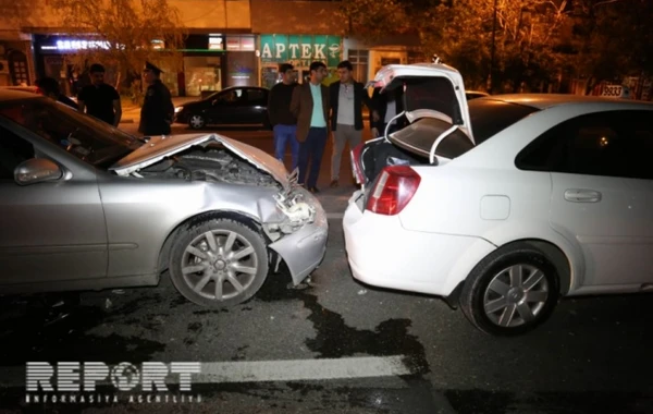 Bakıda qadın sürücü zəncirvari yol qəzasına səbəb oldu (VİDEO)