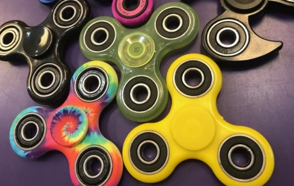 Azərbaycanda trend olan "spinner" stressi azaldır? (VİDEO)