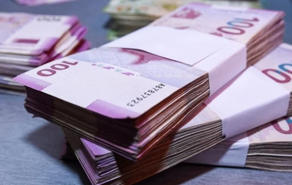 Azərbaycanda bəzi şəxslərin maaşı artdı - 520 manat