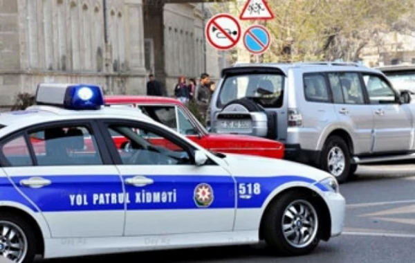 Bakıda yol polisi xanım sürücüdən rüşvət aldı: "Get, 100 manat gətir" - (FOTO)