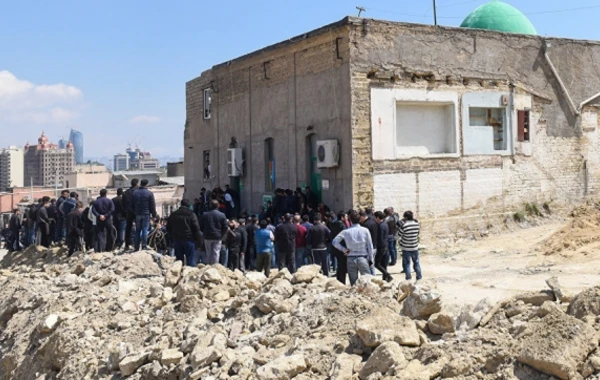 Bakıda məscidin söküntüsündə fəallıq göstərən məmur DÜNYASINI DƏYİŞDİ...