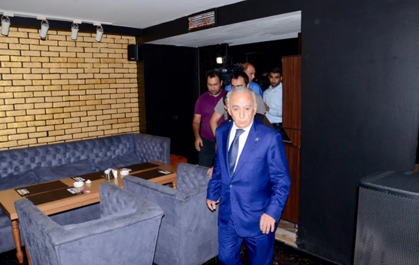 Hacıbala Abutalıbov generalla birlikdə məşhur 26 Lounge restoranını sökdürdü (FOTO)