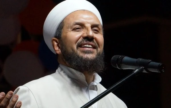 Türkiyədə imam əsəbləşdi: "Açıl qızım,  gələn öpsün gedən..." (VİDEO)