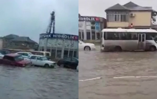 Yağış Bakı küçələrində böyük gölməçələr yaratdı (VİDEO)