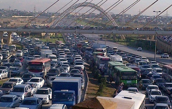 Bakıda böyük tıxac yaranıb