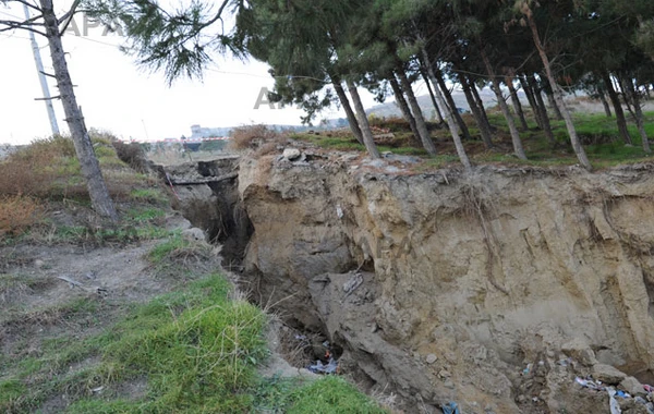 Azərbaycanda daha bir neçə yerdə torpaq sürüşməsi baş verdi