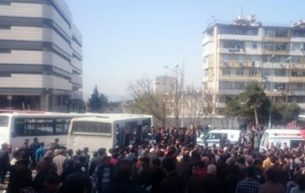 Bakıda iki marşrut avtobusu toqquşdu: 15 yaralı var (FOTOLAR)