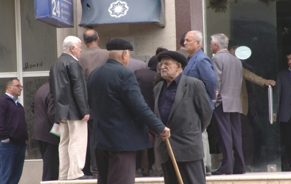 Azərbaycanda pensiya yaşı azaldılacaq? - Komitə sədri cavab verdi