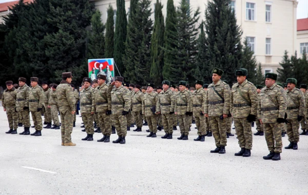 Azərbaycan ordusunun rəhbərliyi toplandı (FOTO)