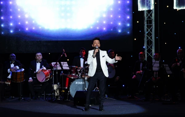 Faiq Ağayevin səhnə fəaliyyətinin 30 illiyinə həsr olunan konsert keçirilib