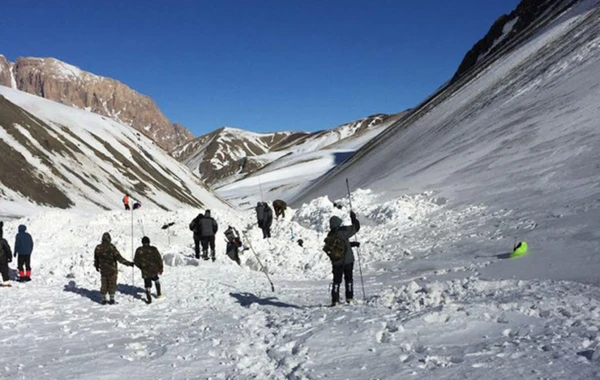 İtkin düşən alpinistlərlə bağlı üzücü xəbər