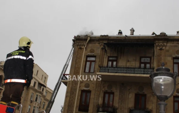 Bakının mərkəzində baş verən yanğın söndürülüb (FOTO)