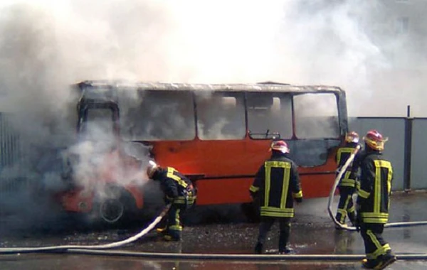 Bakıda içi sərnişin dolu avtobusda yanğın