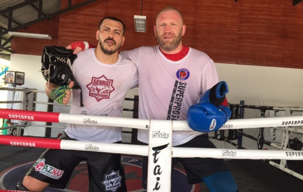 Zabit Səmədov Avropa çempionu titulu uğrunda döyüşə hazırlaşır (FOTO)