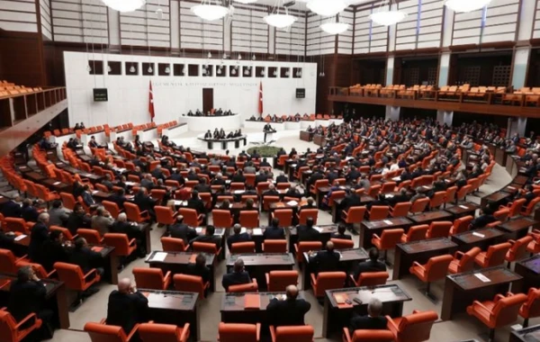 Türkiyədə növbədənkənar prezident və parlament seçkilərinin tarixi açıqlandı