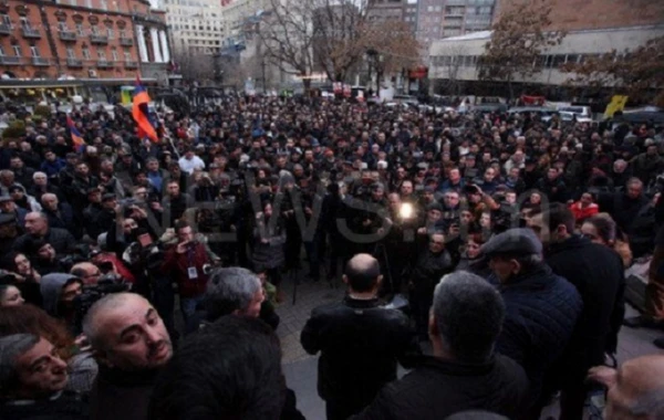 Ermənistanın daha üç şəhəri etiraz aksiyalarına qoşuldu