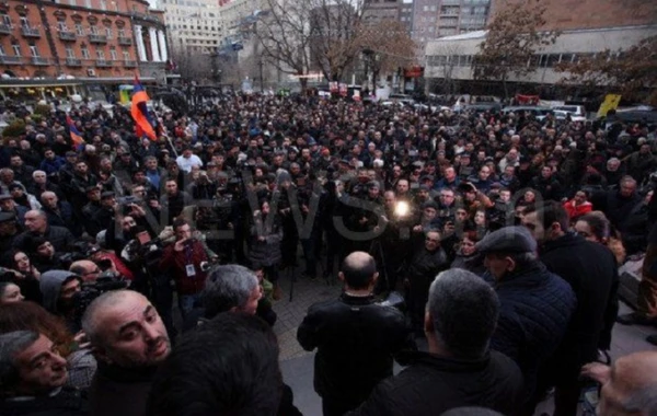 İrəvanda yenidən etirazlar başladı