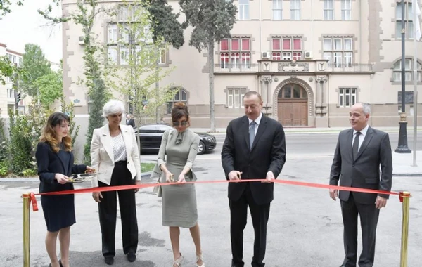 Prezident İlham Əliyev Bakıda "Dinamo" otelinin açılışında iştirak edib (FOTO)