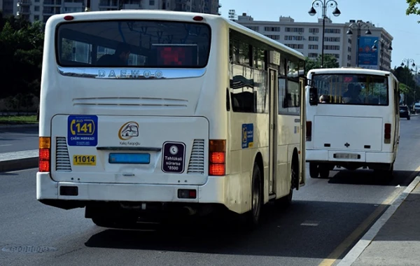 Bakıda avtobus sürücüləri “avtoşluq” etdilər – VIDEO