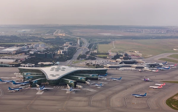 Heydər Əliyev Beynəlxalq Aeroportu ilk altı ay ərzində təqribən iki milyon sərnişinə xidmət göstərib