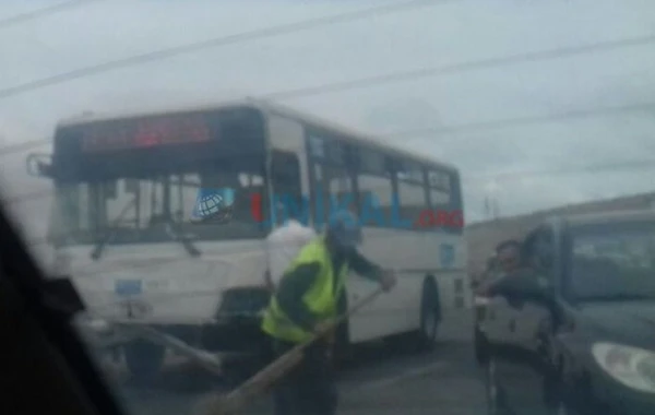 Bakıda sərnişin avtobusu zəncirvari qəza törətdi