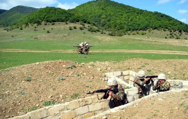 Hərbi hissələrdə çöl çıxışları keçirilir (FOTO)