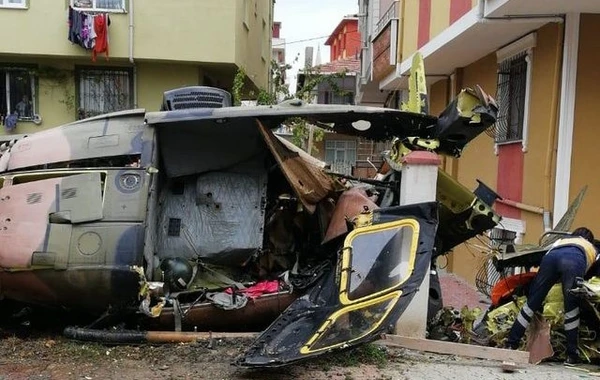 Türkiyədə hərbi helikopter qəzaya uğrayıb: Ölənlər var - VİDEO