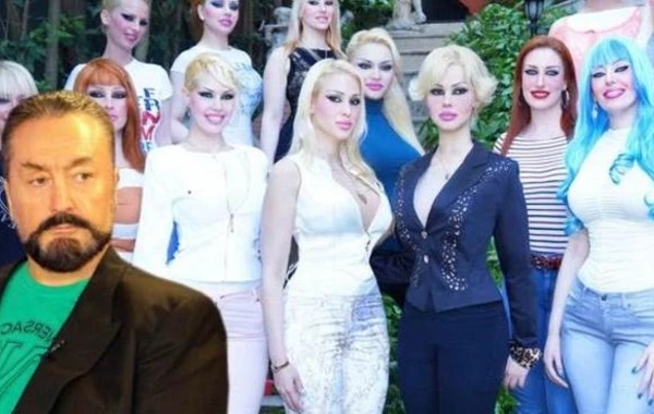 Adnan Oktar azyaşlı bacıları belə zorlayıb – VİDEO