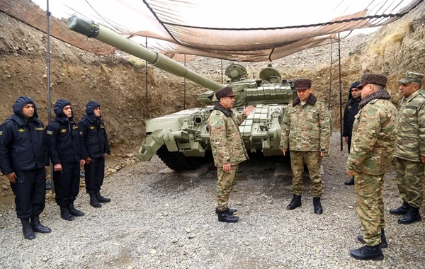 Müdafiə naziri cəbhəboyu zonada yerləşən tank hərbi hissəsinin açılışında iştirak edib - VİDEO/FOTO