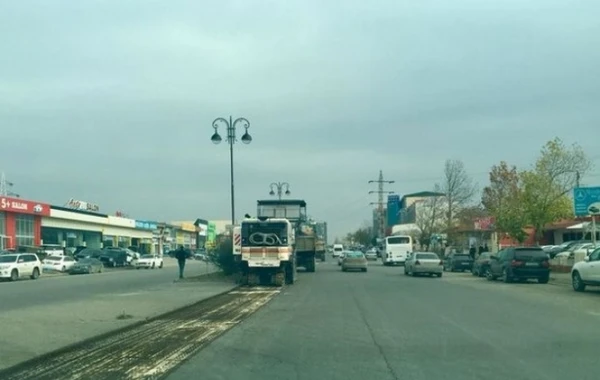 Bakıda yol çöküb