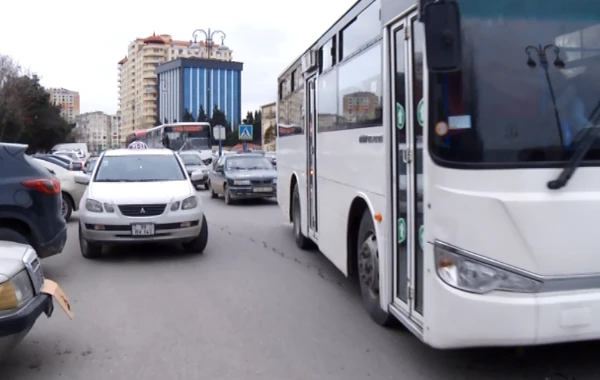 Avtobus dayanacağa girə bilmir – VİDEO