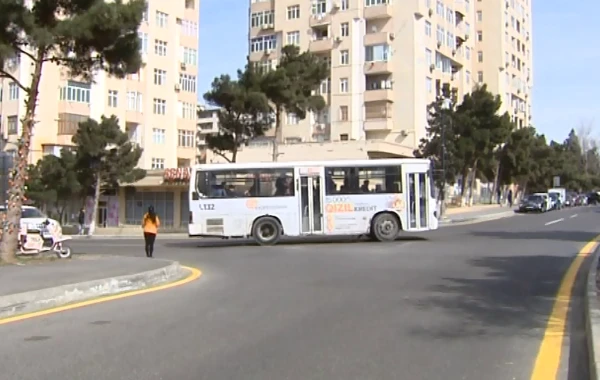 Bakıda avtobus sürücüsündən kobud qayda pozuntusu – VİDEO