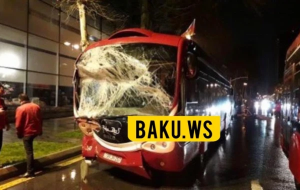 İki Bakubus avtobusu bir-birinə girdi – FOTO