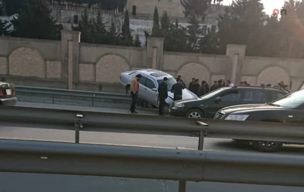 Bakı-Sumqayıt yolunda ağır qəza: ölən var - FOTO