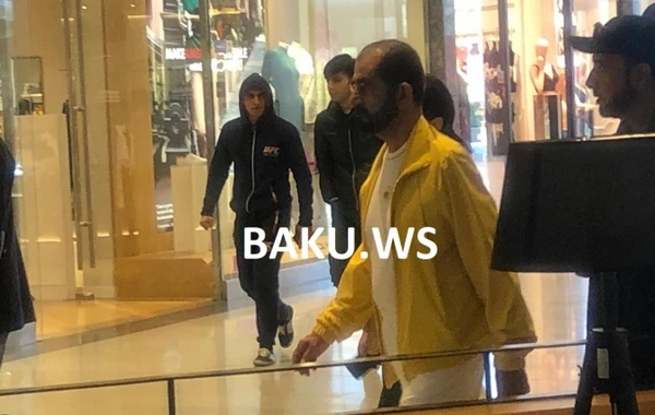 Dünyanın ən varlı insanlarından biri Ganjlik Mall-da (FOTO)