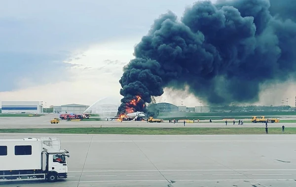 “Şeremetyevo”da yanan təyyarənin içərisindən çəkilmiş dəhşətli anlar  - VİDEO