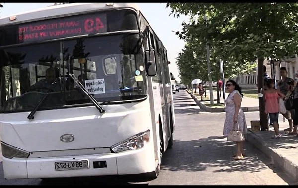 Bakıda avtobusda biabırçılıq  - VİDEO