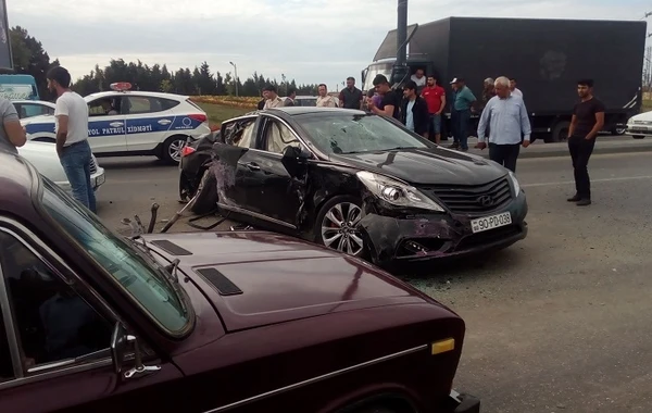 Sumqayıtda marşrut avtobusu  “Hyundai”la toqquşub - xəsarət alanlar var - VIDEO