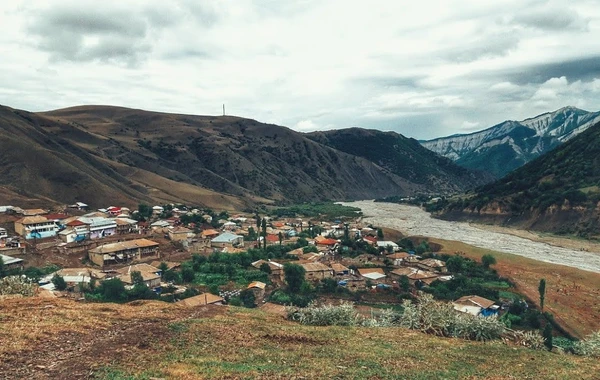 Qubada iki uşağı sel aparıb - Biri xilas edilib