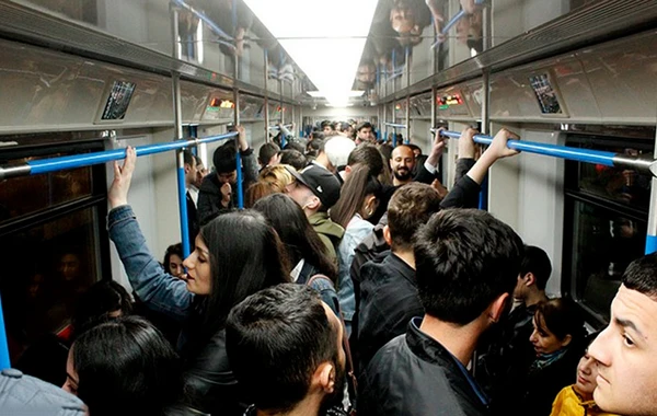 Bakı metrosunda problem – sıxlıq yarandı