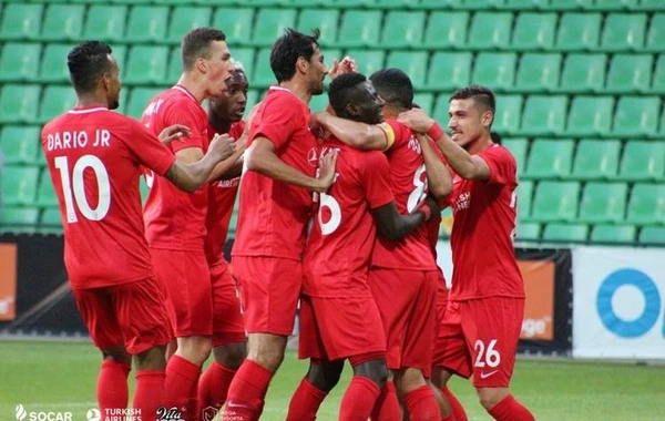 “Neftçi” Azərbaycan futbolu tarixində birdən üç rekord vurub