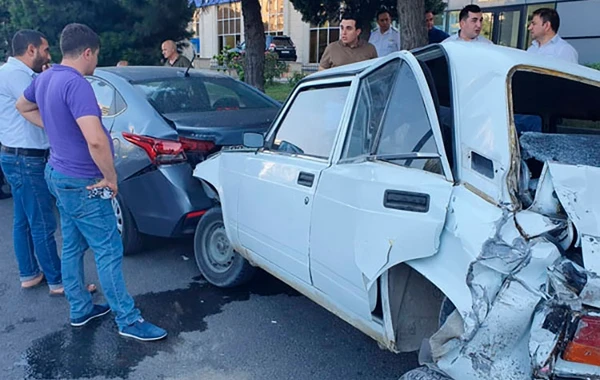 Bakıda yol polisinin iştirakı ilə zəncirvari qəza baş verdi