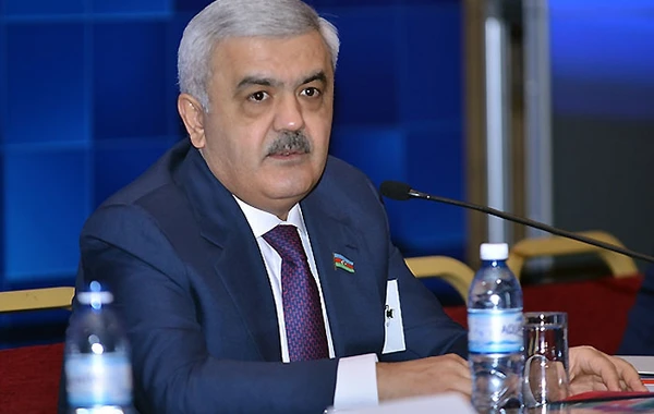 Rövnəq Abdullayev "Qarabağ"ı təbrik etdi