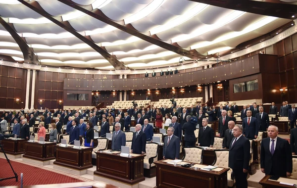 Parlament hansı halda buraxıla bilər? - Fazil Mustafa danışır - AÇIQLAMA