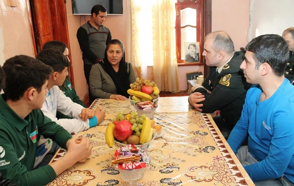 Gənclər 147 şəhid ailəsini ziyarət etdi - FOTO