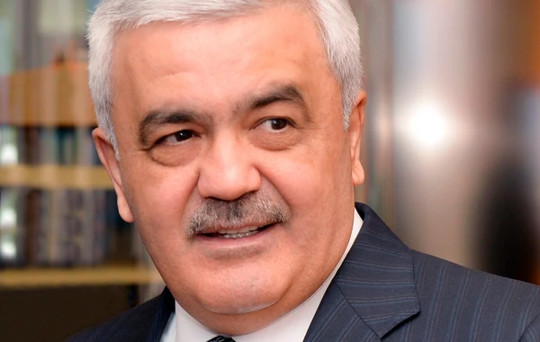 Rövnəq Abdullayev yeni direktor təyin etdi