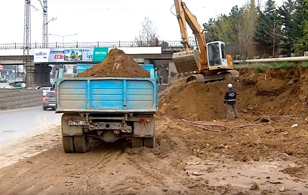 Bakı-Sumqayıt yolundan köçürülmə işlərinə başlanıldı - VİDEO